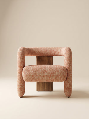 Supellex Home poltrona Zhena tapizada en tela bouclé o tejida color naranja terracota con soporte posterior en madera nogal - vista frontal