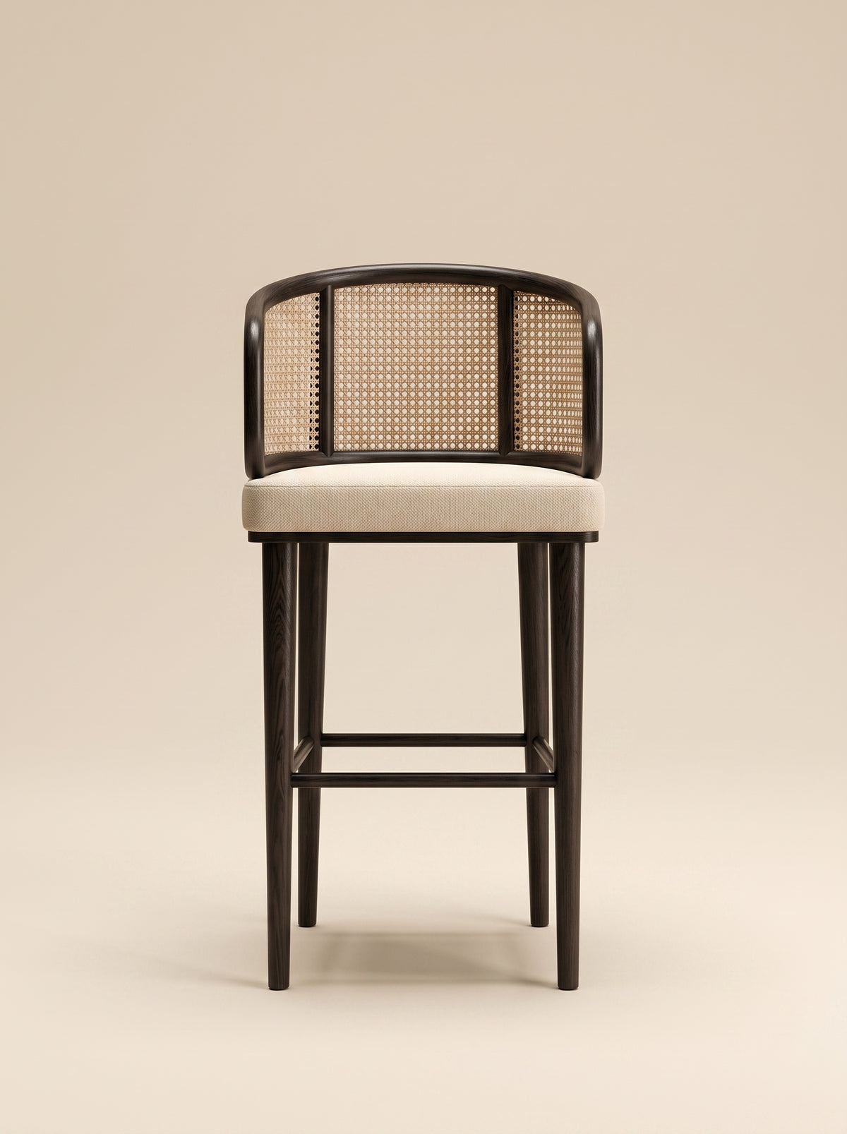 Supellex Home silla de barra Noa color beige con respaldo en esterilla natural y estructura de madera en color negro - vista frontal